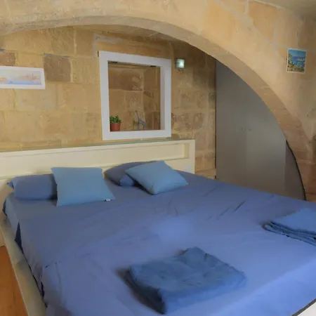 Stylish 1 Bedroom In Centre With Parquet Apartament Valletta